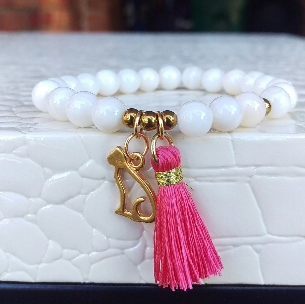 White agate stretch bracelet